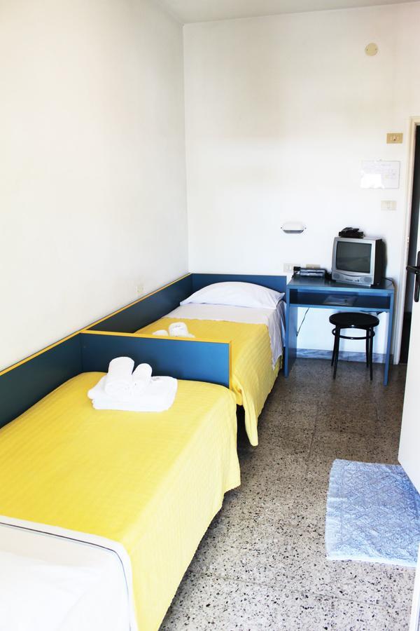 Hotel Elde Riccione Exterior photo